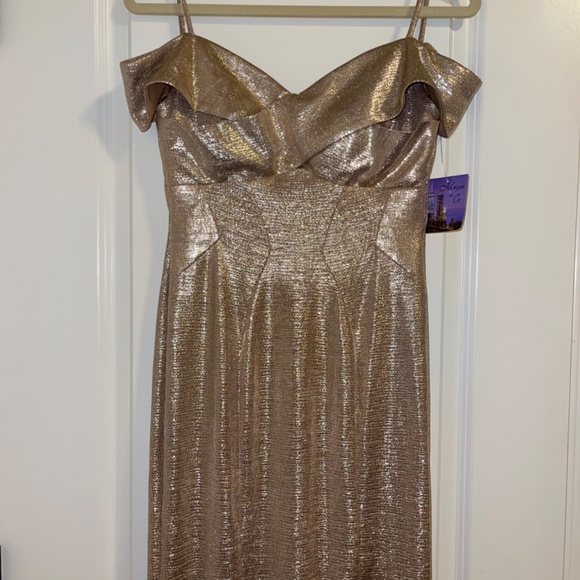 Formal dress - Picture 5 of 8